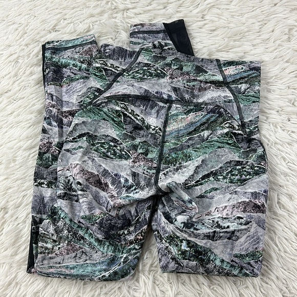 Lululemon Train Times Pant 25" Springscape Multi / Obsidian - Picture 5 of 6